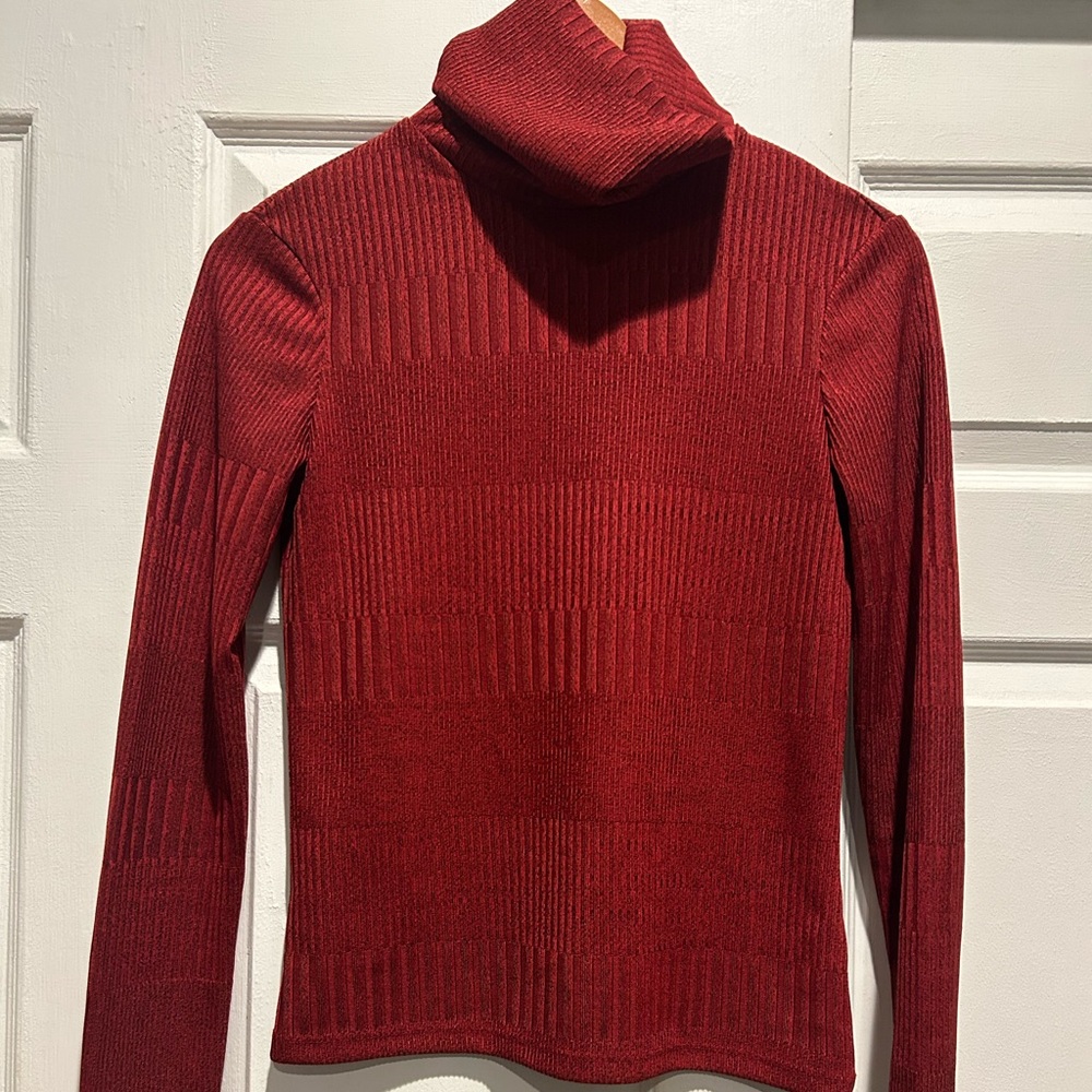 Fall Crimson Cutout Turtleneck Blouse